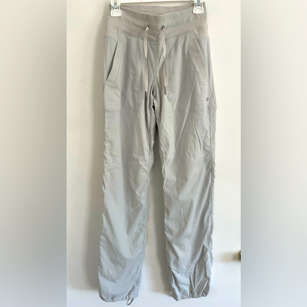 Lululemon Athletica Gray Sweatpants with Elastic Waist